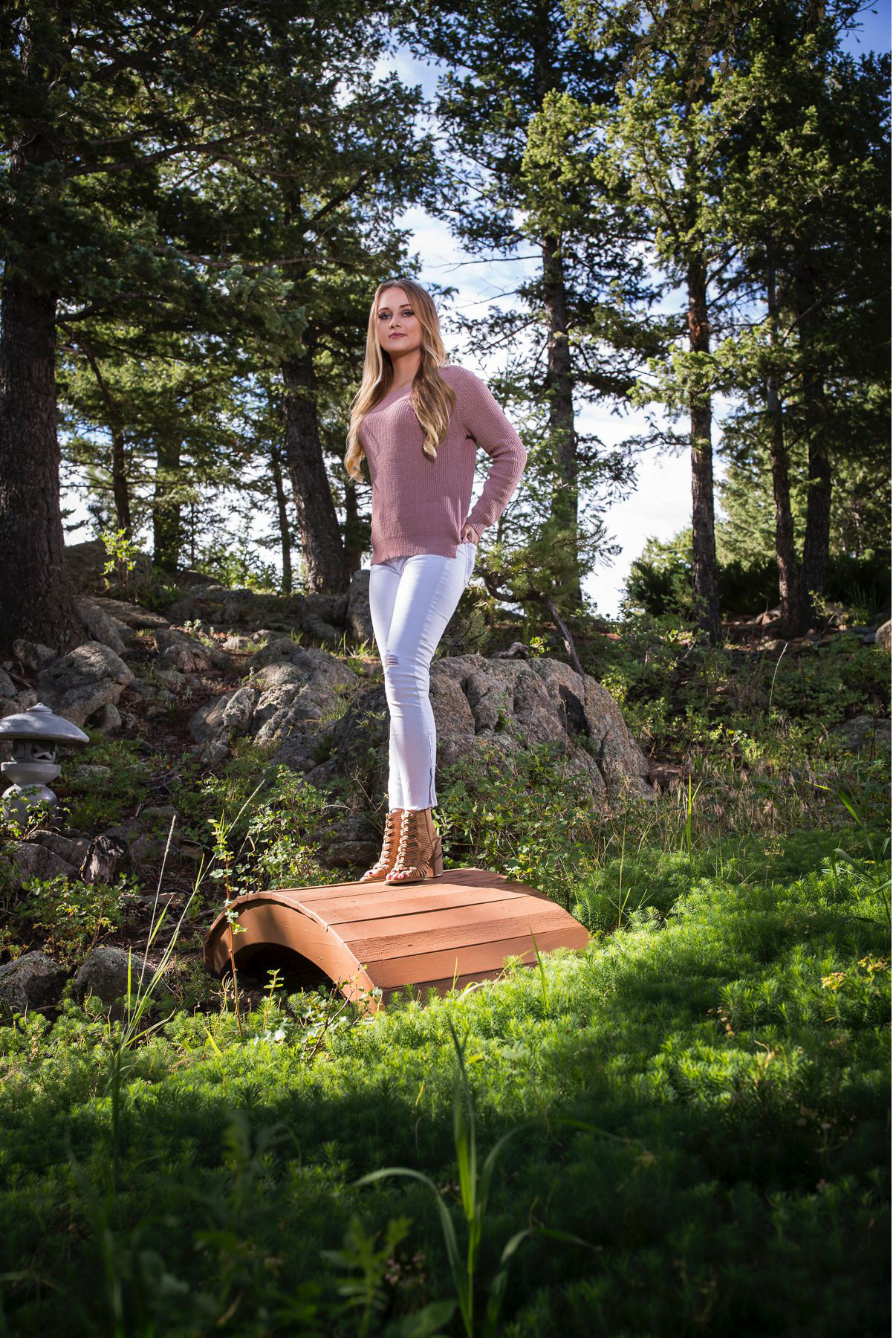 ProfessionaluniqueseniorportraitphotographyBoulderColoradobeautifulfulllengthlighting